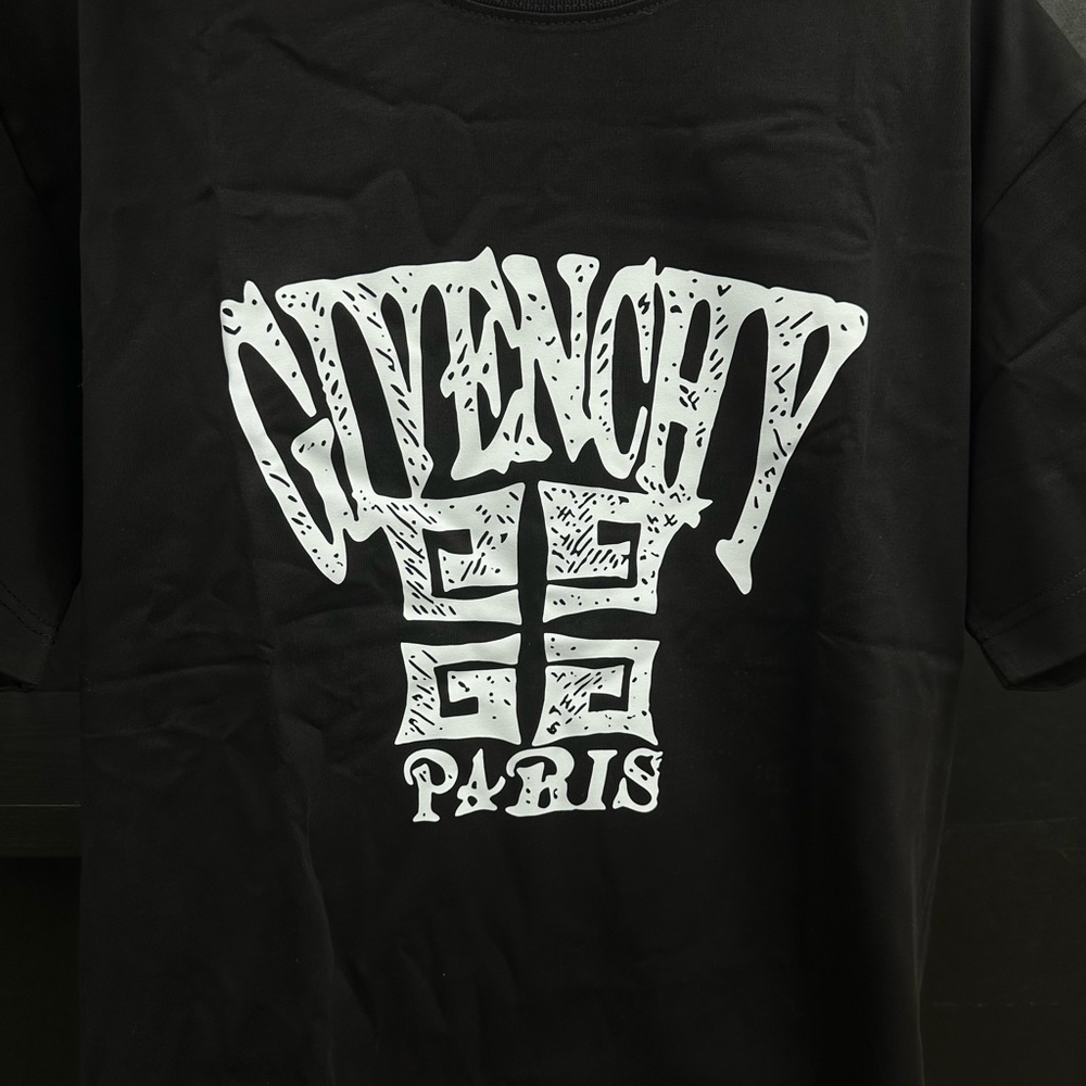 Givenchy 4G Graphic T-Shirt
